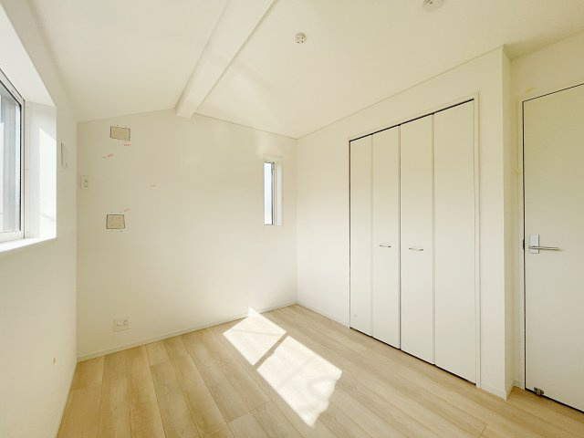 新築戸建・建売　柴田町船岡東1丁目　耐震・制震　船岡小・船岡中の洋室|全居室収納完備！ライフステージが進んでもお家の中スッキリを保てます。