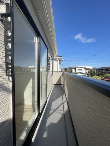 新築戸建・建売　柴田町船岡東1丁目　耐震・制震　船岡小・船岡中のバルコニー|物干し金具がついているので洗濯ロープなどを張ればそのまま洗濯物干しができます！