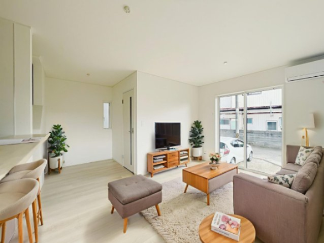 新築戸建・建売　柴田町船岡東1丁目　耐震・制震　船岡小・船岡中の居間・リビング|写真はホームステージングにて作成しており、実際に家具は付いてきません。