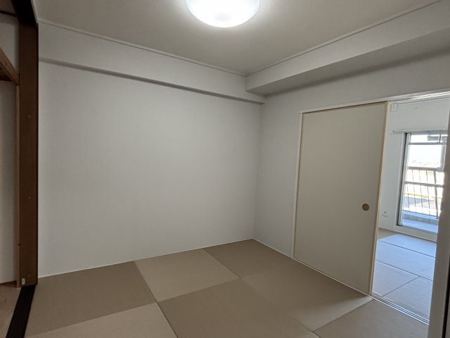 半畳サイズでスタイリッシュな和室