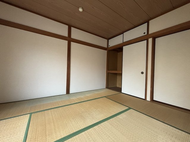 ガーデンハイツ平岡の和室