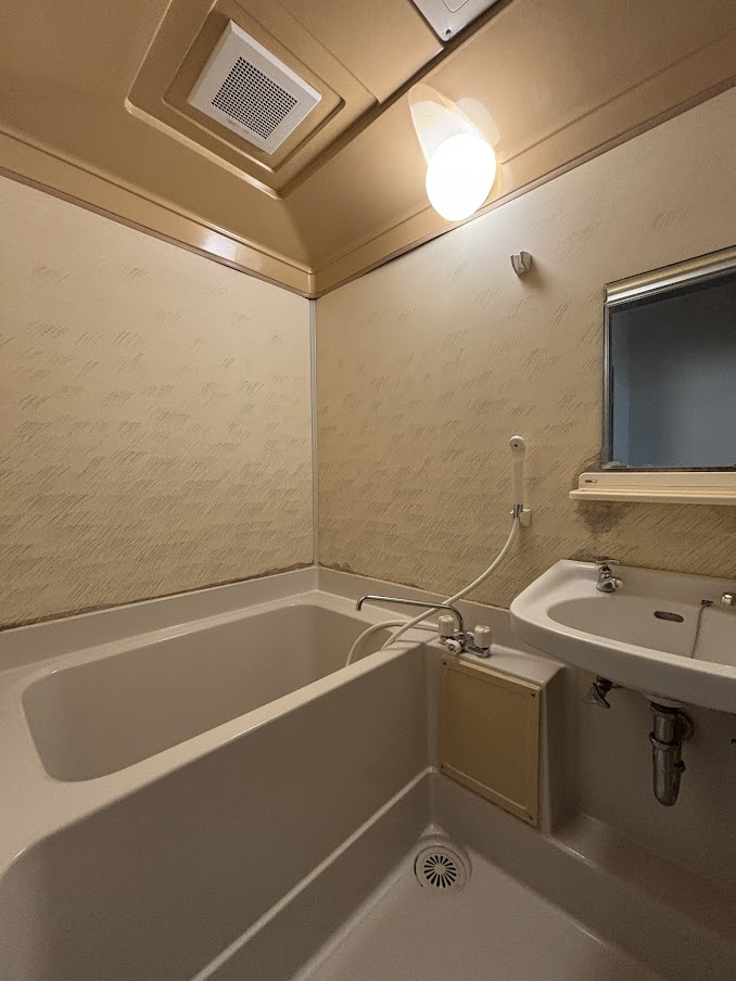 ガーデンハイツ平岡の浴室