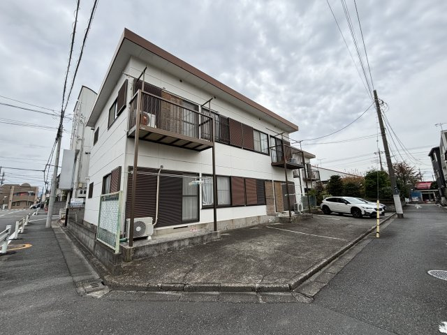 ガーデンハイツ平岡の外観|駐車場には空き区画もございます