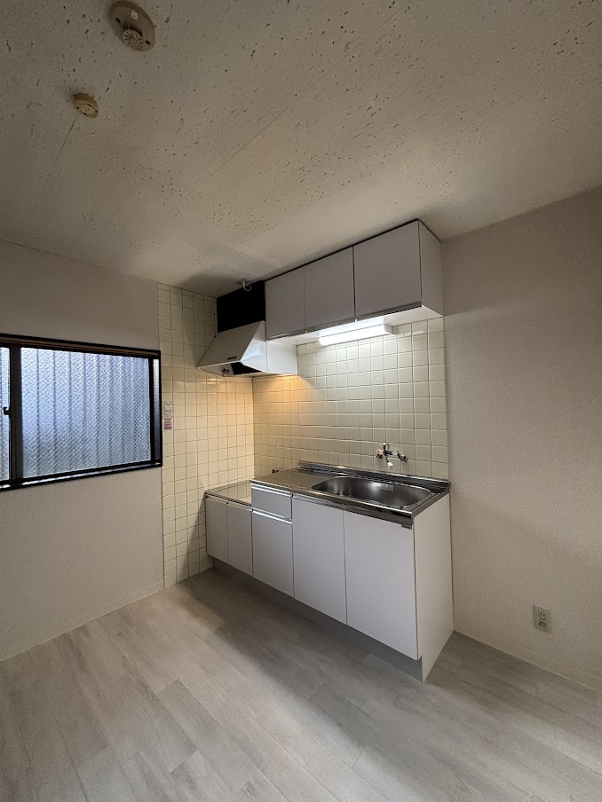 ガーデンハイツ平岡のキッチン|キッチン新品に交換しました