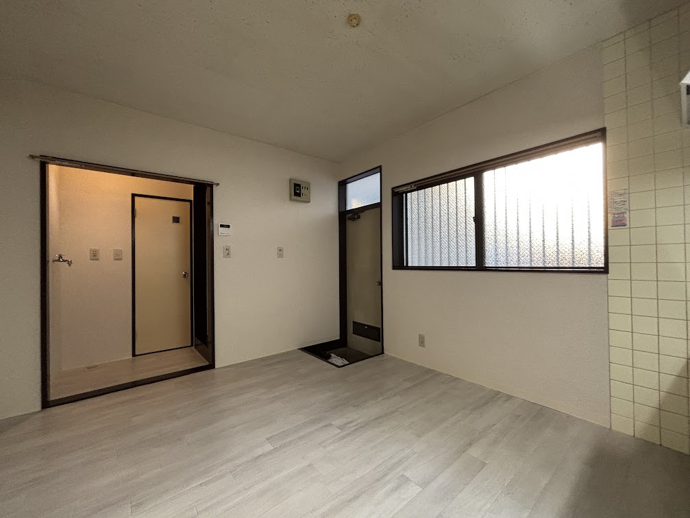 ガーデンハイツ平岡の居間・リビング