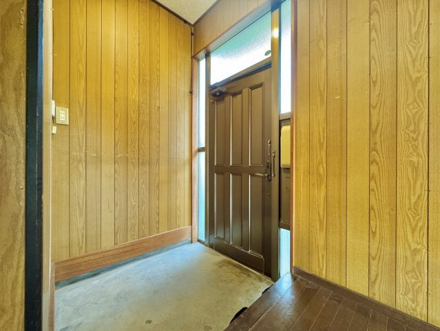 龍ヶ崎市川原代町中古戸建の玄関