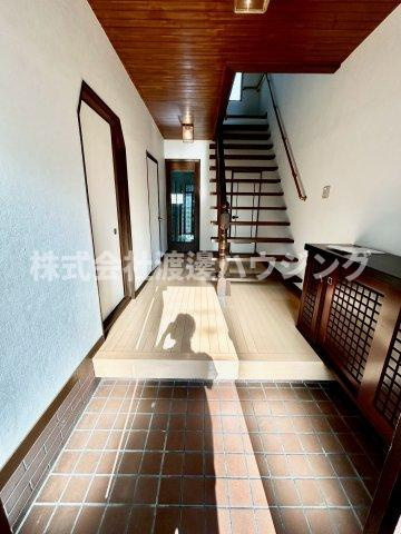 粟生間谷東一戸建の玄関