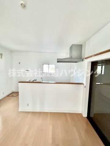 粟生間谷東一戸建のその他|カウンターキッチン