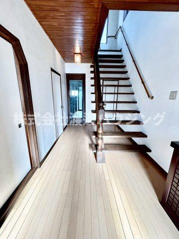 粟生間谷東一戸建の内装