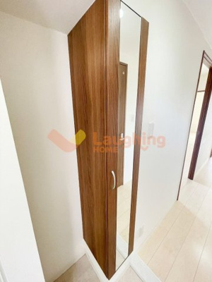 【玄関】 | エスペランサ久留米駅前 | 反転のタイプの間取りの写真を使用しております。