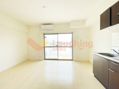 【居間・リビング】 | エスペランサ久留米駅前 | 反転のタイプの間取りの写真を使用しております。