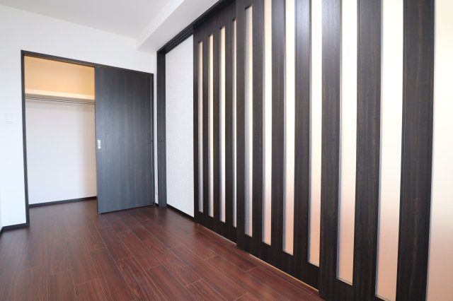 プレジオ西中島ASIANの洋室