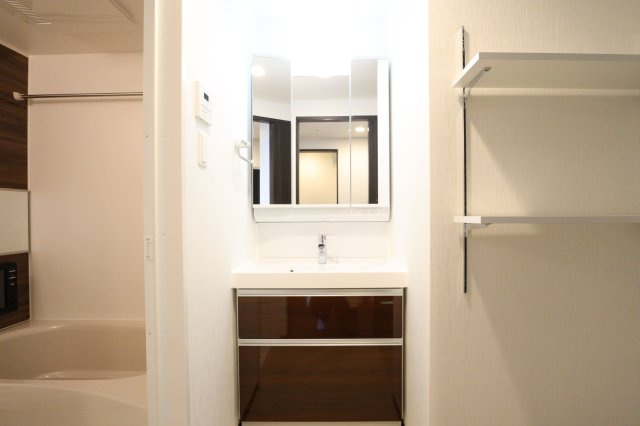 プレジオ西中島ASIANの独立洗面台