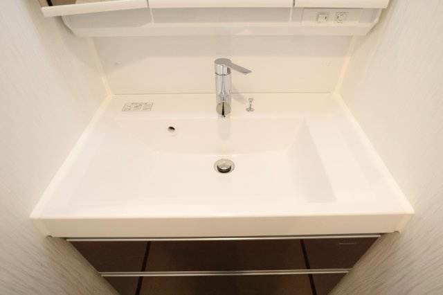 プレジオ西中島ASIANの独立洗面台