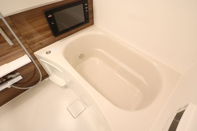 プレジオ西中島ASIANの浴室