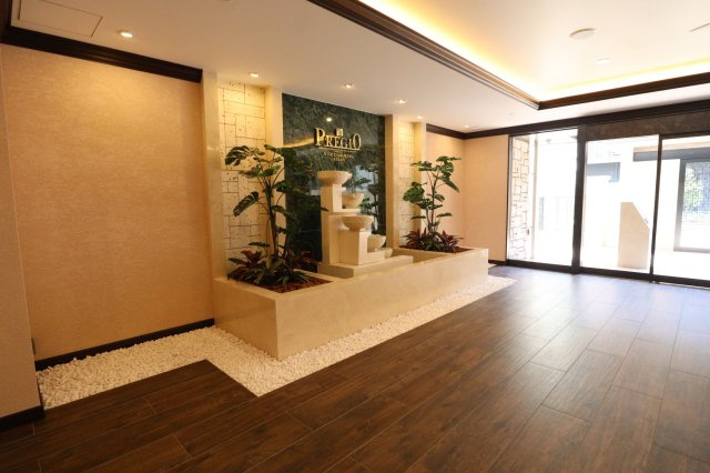 プレジオ西中島ASIANのエントランス