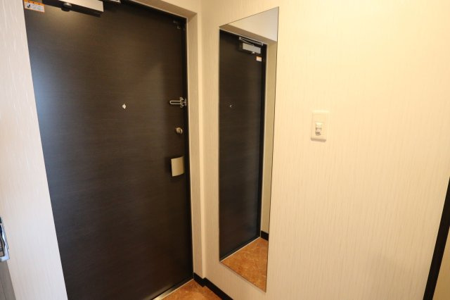 プレジオ西中島ASIANの玄関