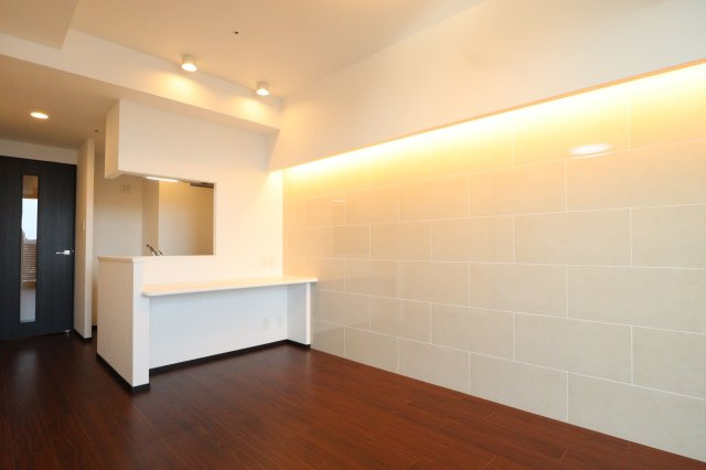 プレジオ西中島ASIANの居間・リビング