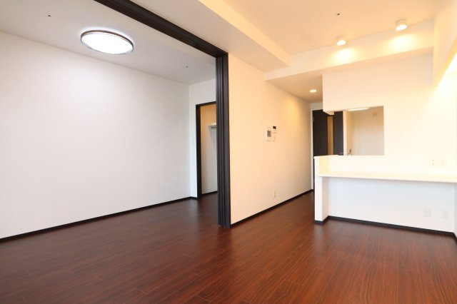 プレジオ西中島ASIANの居間・リビング