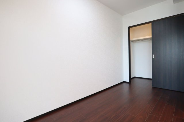 プレジオ西中島ASIANの洋室