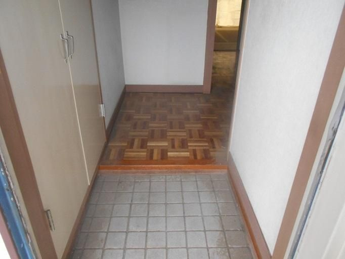 宮崎マンションの玄関