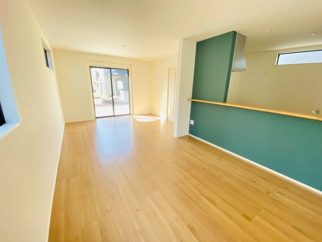 よかタウン／東区東京塚町１期／２号棟の居間・リビング