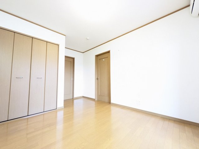 太田市由良町戸建の洋室