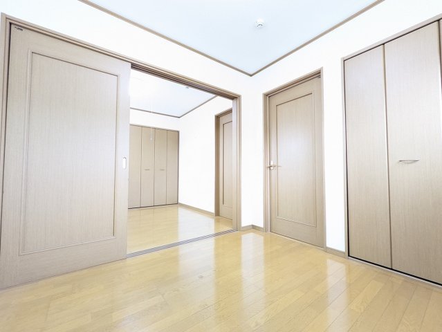 太田市由良町戸建の洋室