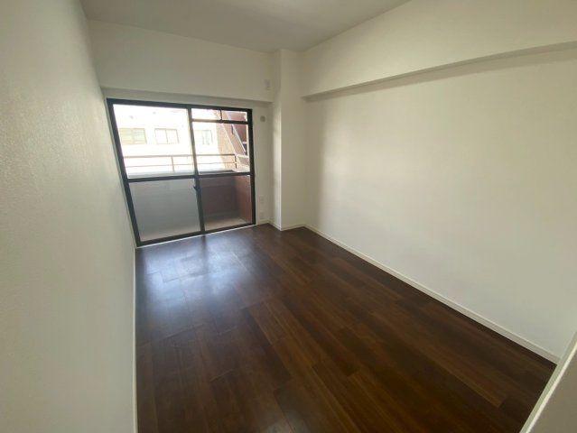 三旺マンション藤森の洋室