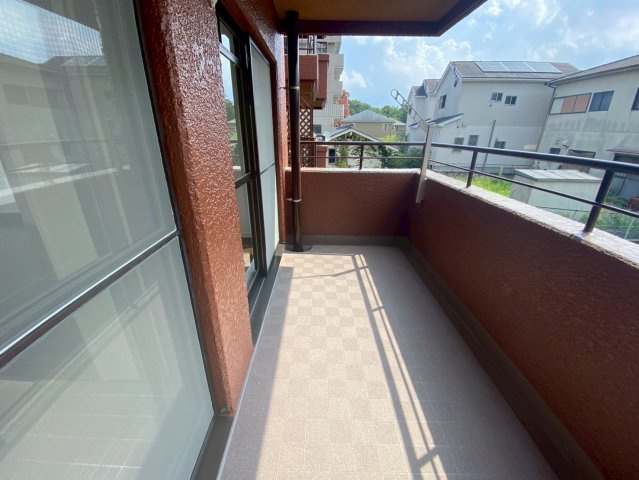 三旺マンション藤森のバルコニー|開放的で明るい空間を演出してくれるバルコニーです