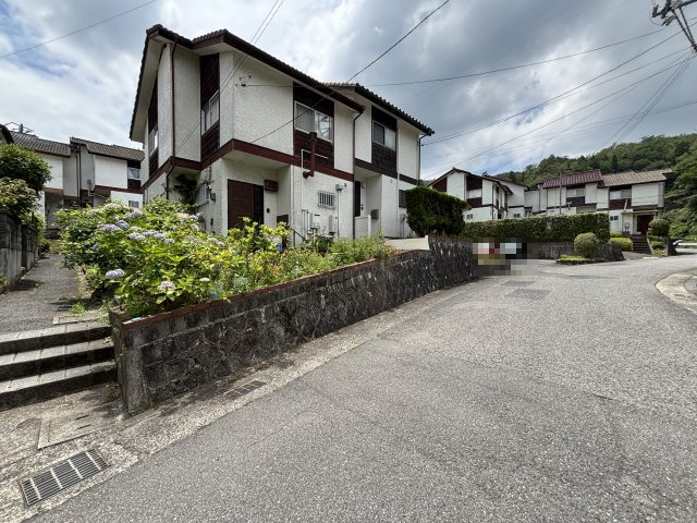 中古戸建　あさひが丘5丁目の前面道路含む現地写真