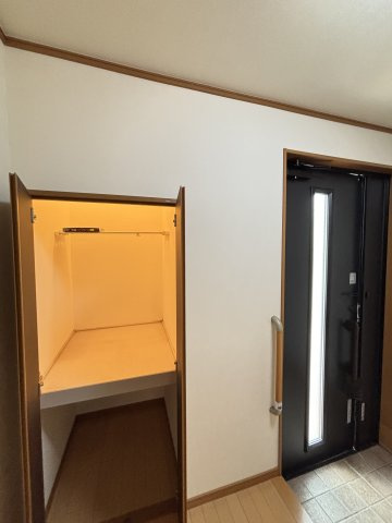 中古戸建　あさひが丘5丁目の収納|玄関収納