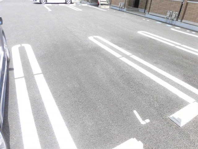 フォレスタ代官の駐車場