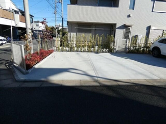 【駐車場】