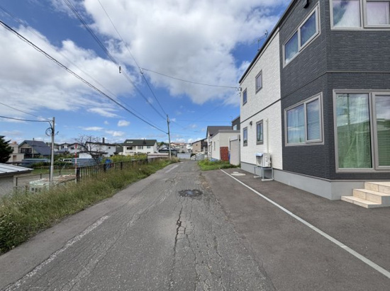 【前面道路含む現地写真】 | 北見市高砂町４番６号　中古売家　