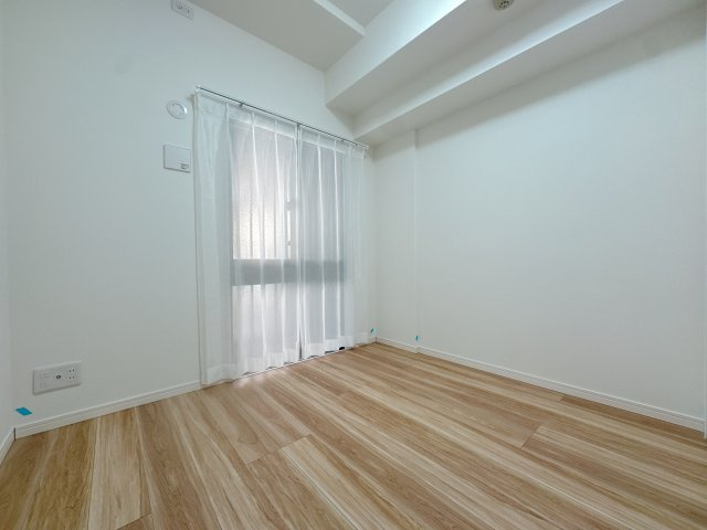 【洋室】 | コスモ博多古門戸☆仲介手数料無料☆ | 一人ひとり快適な空間は違うからこそ、家具の配置もアレンジしやすいシンプルなデザインに。
