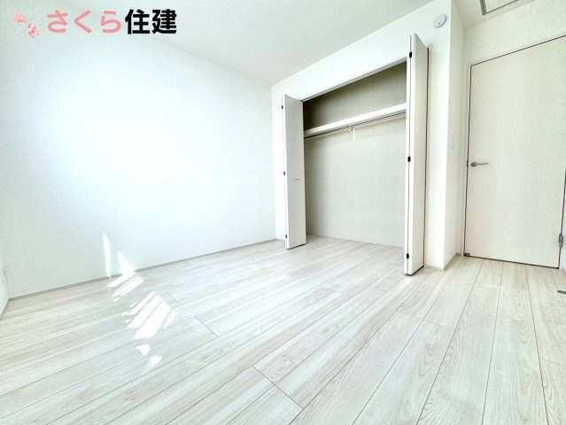 Heartful-Town 　東武西川田駅1期　１号棟の洋室|広々とした洋室です♪お子様の成長に伴って増えていく荷物にも対応できます！
