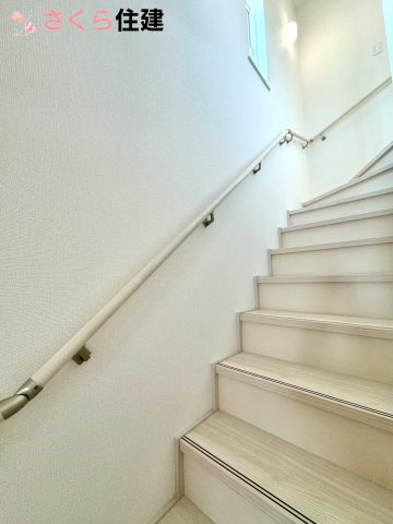 Heartful-Town 　東武西川田駅1期　１号棟のその他共用部分|あると便利！手すり！！階段を昇り降りの際転落防止にもなります。