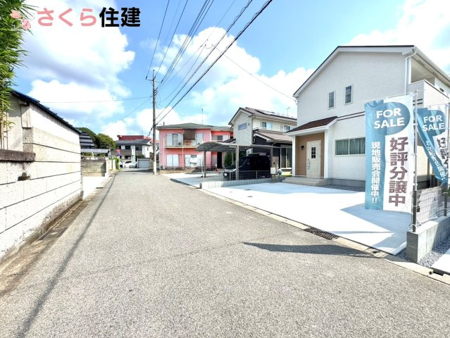 Heartful-Town 　東武西川田駅1期　１号棟の前面道路含む現地写真|前面道路西側公道5ｍ　　車通りが少ない為駐車の際慌てずにできます♪