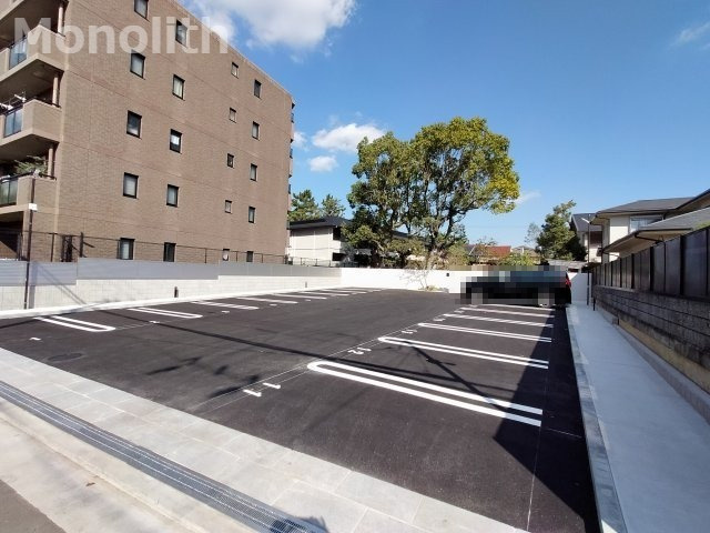 ビレッジズシャーメゾンの駐車場