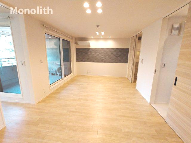 ビレッジズシャーメゾンの居間・リビング