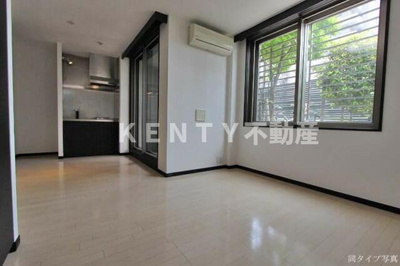 【寝室】 | 大田西馬込レジデンス | 広くて明るい寝室