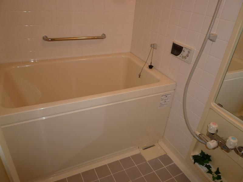 フロンティアタワーナンバイーストの浴室