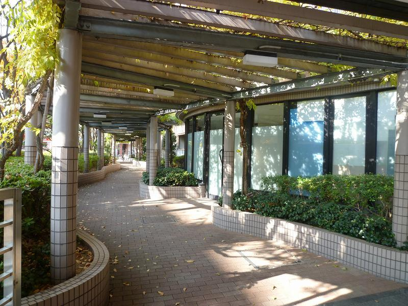 フロンティアタワーナンバイーストの外観