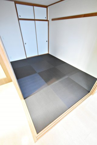 フロンティアタワー難波EAST（旧：グランソレイユ日本橋）の和室