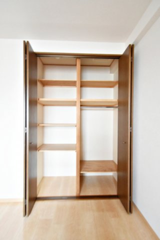 フロンティアタワー難波EAST（旧：グランソレイユ日本橋）の収納