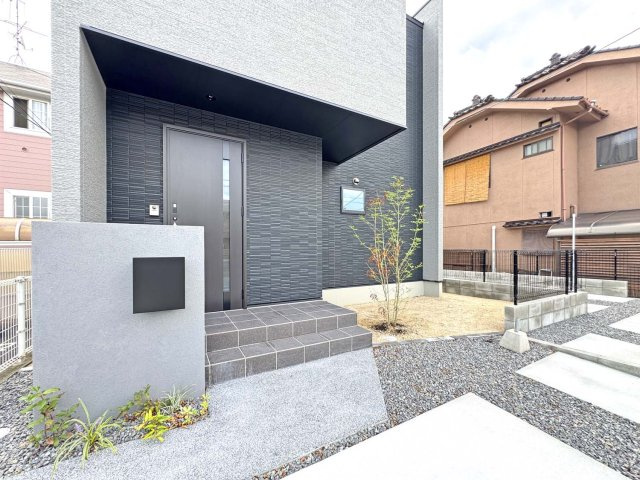 落ち着いた雰囲気の玄関