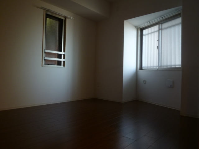 CITY SPIRE難波グレイスの洋室