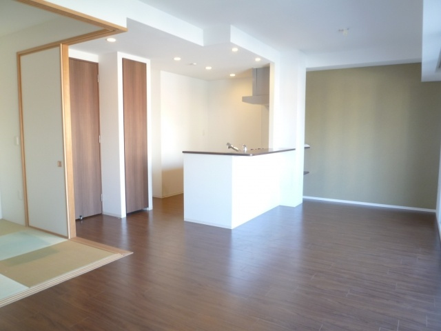 CITY SPIRE難波グレイスの居間・リビング