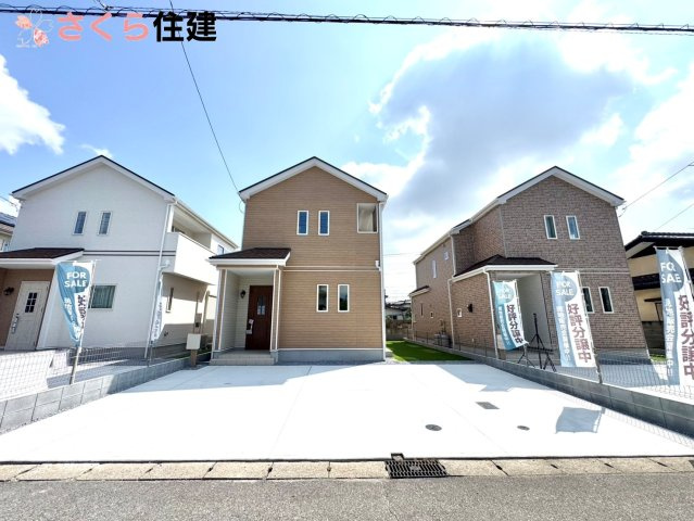 Heartful-Town 　東武西川田駅1期　２号棟の駐車場|２号棟　カースペース３台可能です♪